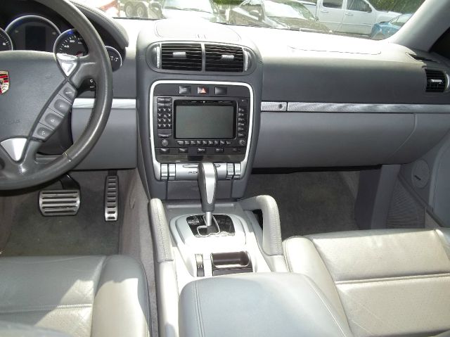 2004 Porsche Cayenne XR