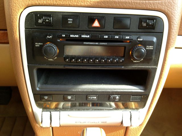 2004 Porsche Cayenne Base