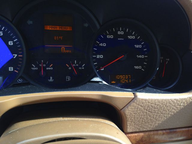 2004 Porsche Cayenne Base