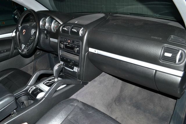 2004 Porsche Cayenne XR