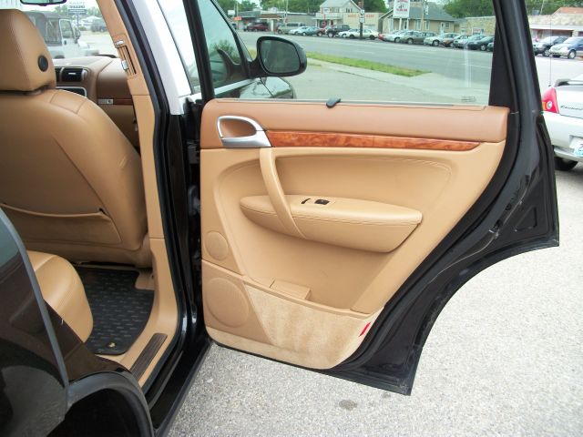 2004 Porsche Cayenne Series 4