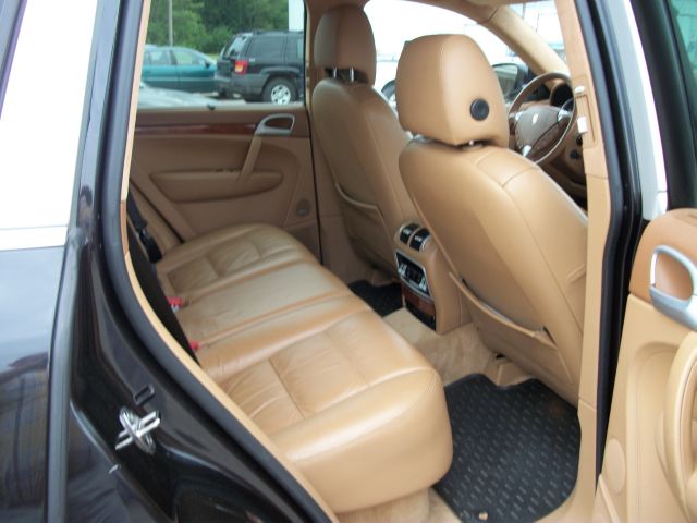2004 Porsche Cayenne Series 4