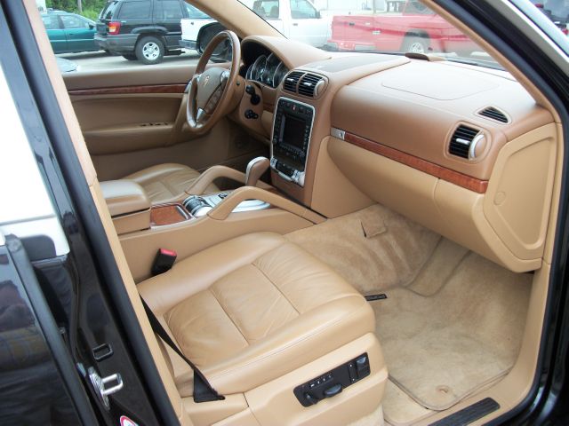 2004 Porsche Cayenne Series 4