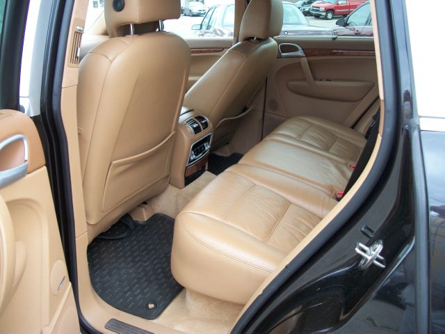 2004 Porsche Cayenne Series 4