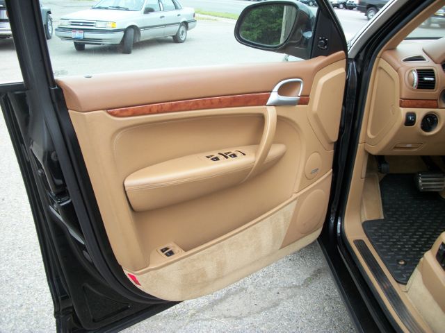 2004 Porsche Cayenne Series 4