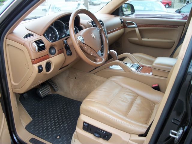 2004 Porsche Cayenne Series 4