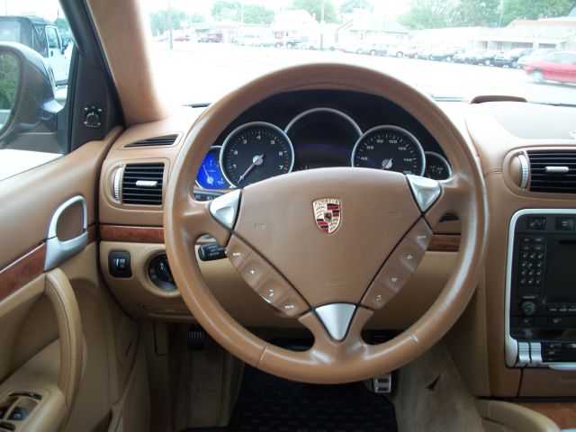 2004 Porsche Cayenne Series 4