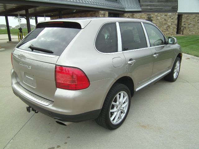 2004 Porsche Cayenne 530i Premium Pkg