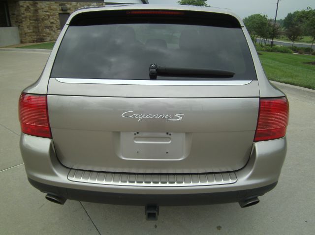 2004 Porsche Cayenne 530i Premium Pkg