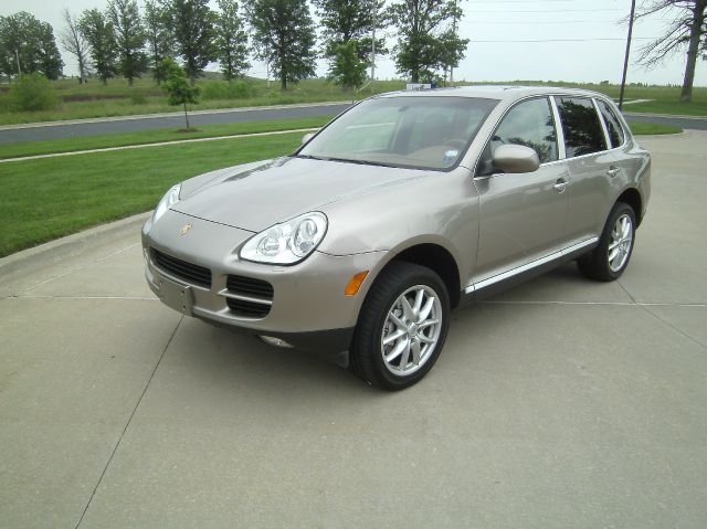2004 Porsche Cayenne 530i Premium Pkg