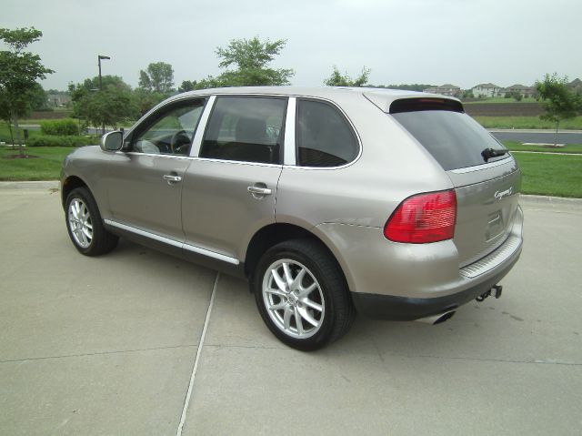 2004 Porsche Cayenne 530i Premium Pkg
