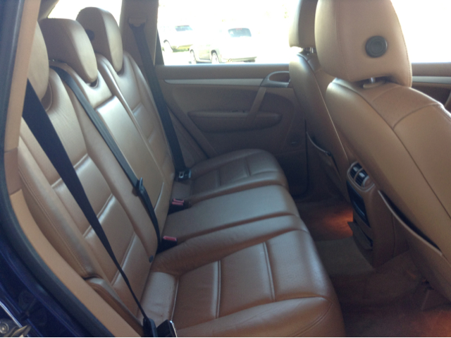 2004 Porsche Cayenne Unknown