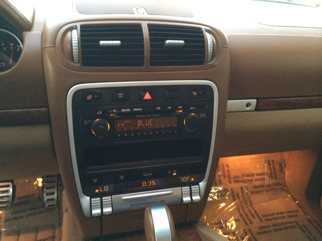 2004 Porsche Cayenne XR