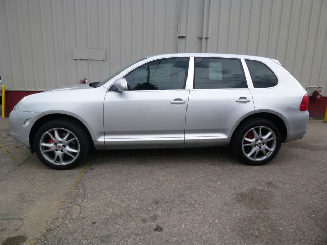 2004 Porsche Cayenne Unknown