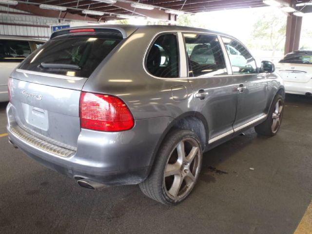 2004 Porsche Cayenne XR