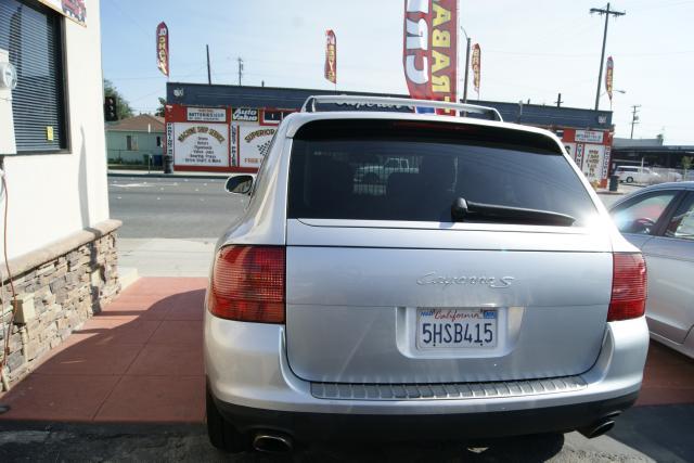 2004 Porsche Cayenne XR