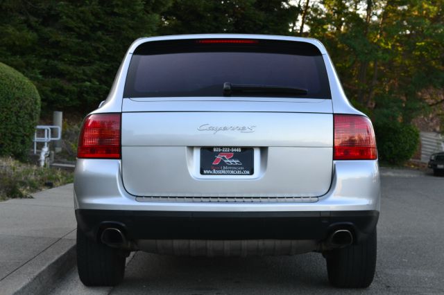 2004 Porsche Cayenne XR
