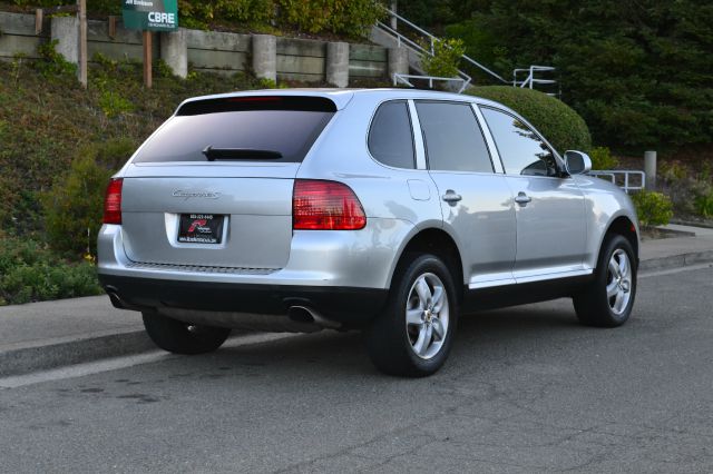 2004 Porsche Cayenne XR