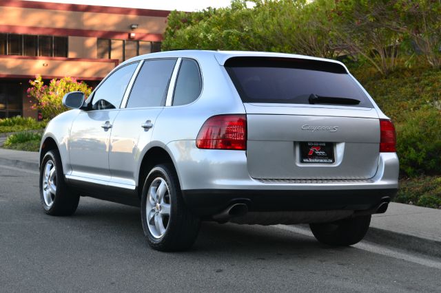 2004 Porsche Cayenne XR