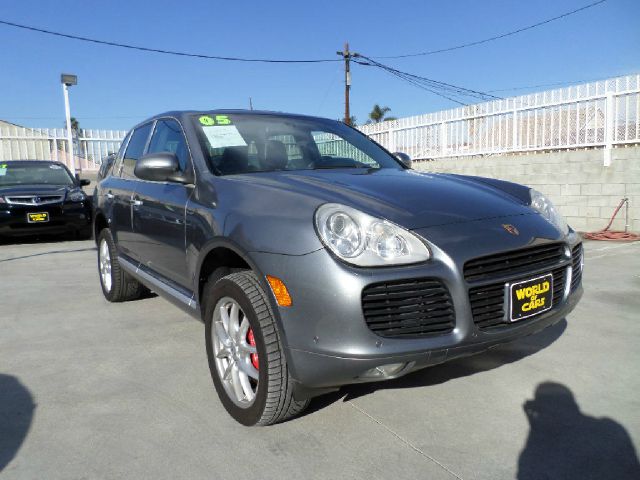 2005 Porsche Cayenne Series 4