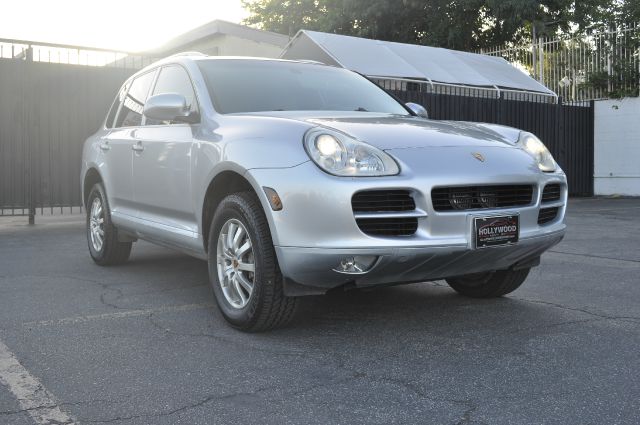 2005 Porsche Cayenne Base