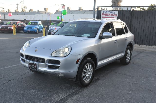 2005 Porsche Cayenne Base