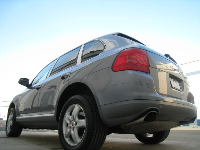 2005 Porsche Cayenne Luxury Edition PKG