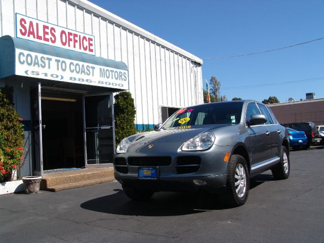2005 Porsche Cayenne Base