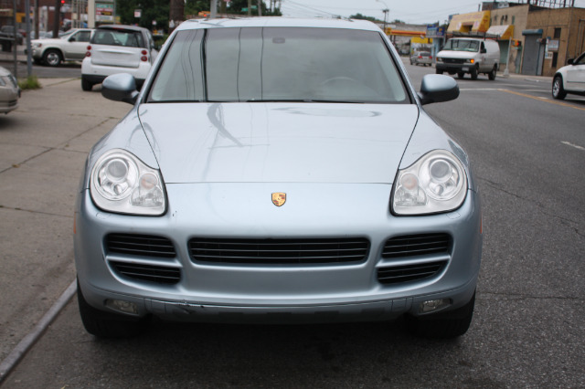 2006 Porsche Cayenne 2011 Hyundai