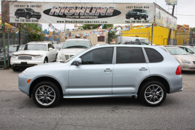 2006 Porsche Cayenne 2011 Hyundai