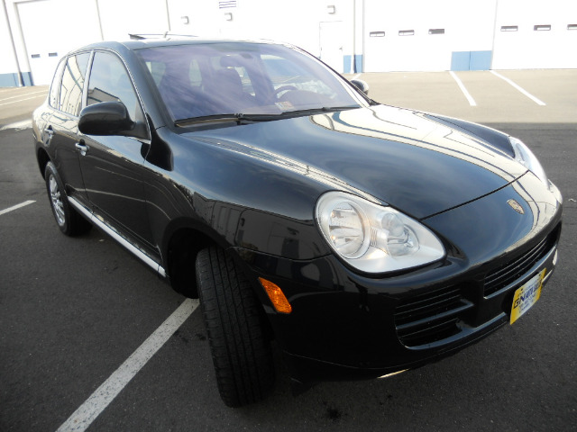 2006 Porsche Cayenne Base