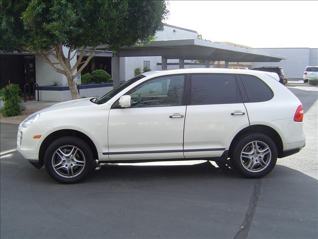 2009 Porsche Cayenne Ram 3500 Diesel 2-WD