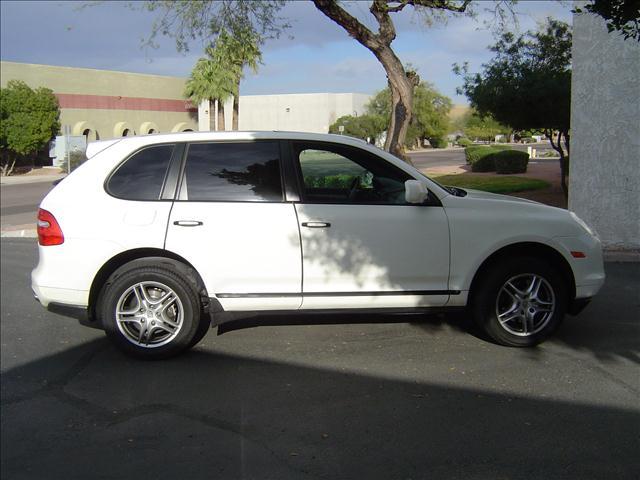 2009 Porsche Cayenne Ram 3500 Diesel 2-WD