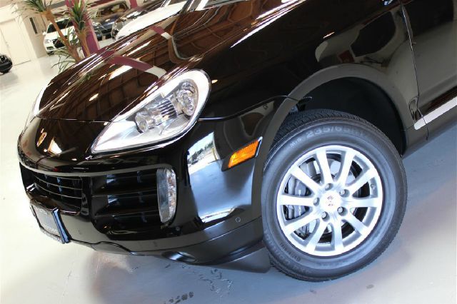 2010 Porsche Cayenne Base