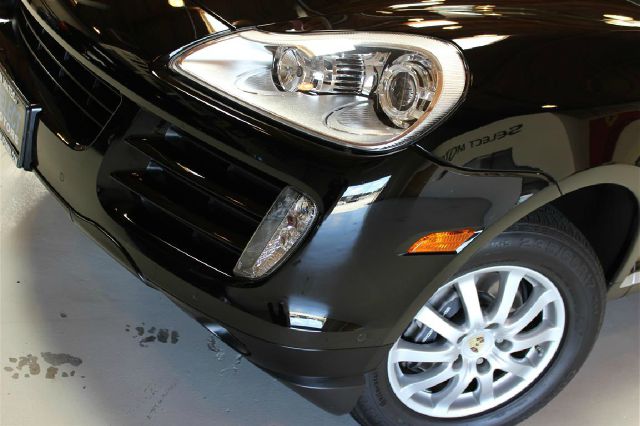 2010 Porsche Cayenne Base