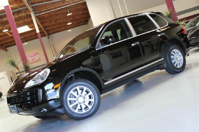 2010 Porsche Cayenne Base