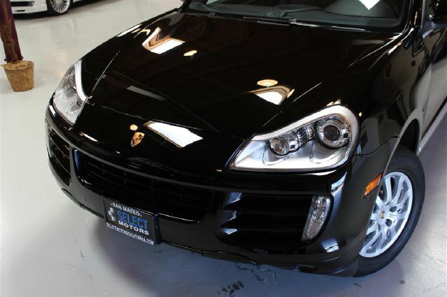 2010 Porsche Cayenne Base