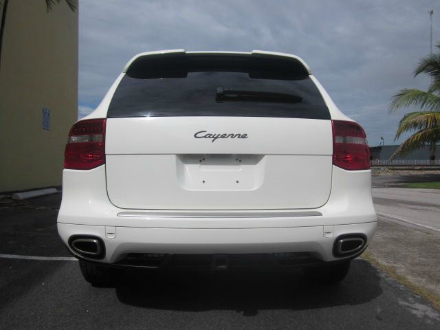2010 Porsche Cayenne Base