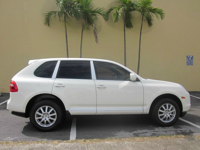 2010 Porsche Cayenne Base