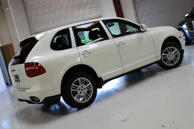 2010 Porsche Cayenne Base