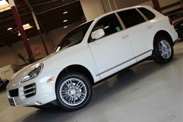 2010 Porsche Cayenne Base