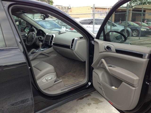 2012 Porsche Cayenne Base