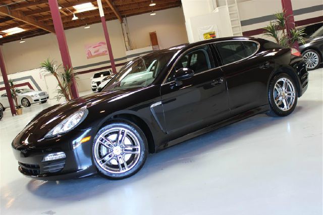 2010 Porsche Panamera Base /extended CAB Short BED