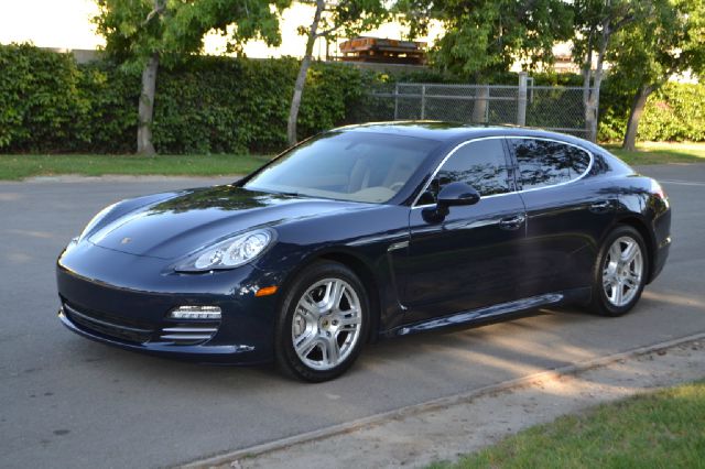 2011 Porsche Panamera Base /extended CAB Short BED