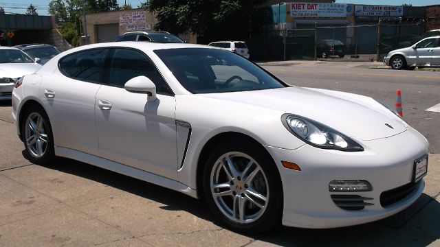 2011 Porsche Panamera 4 4.8i