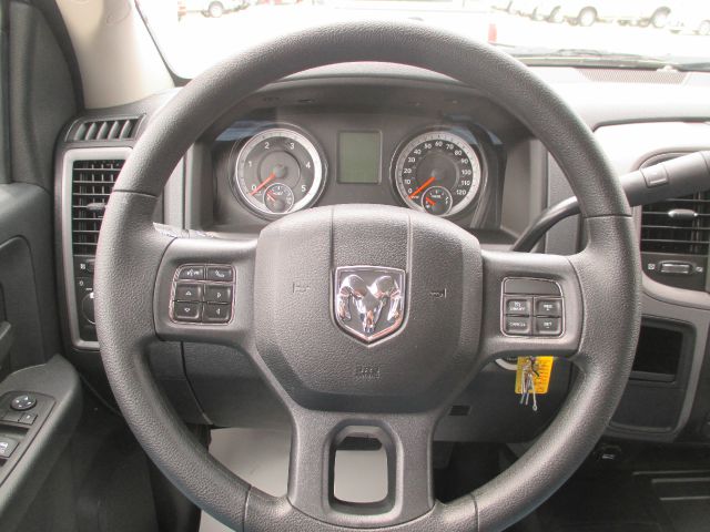 2014 RAM Ram Chassis 3500 2.5T DVD 7 PASS