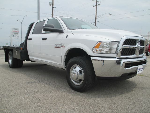 2014 RAM Ram Chassis 3500 2.5T DVD 7 PASS