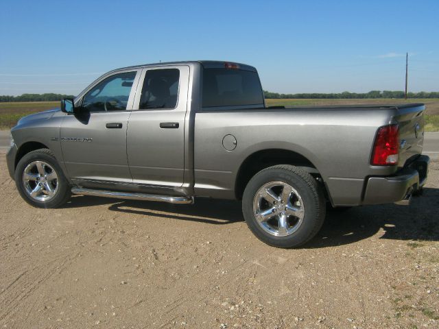 2012 RAM 1500 4dr LX 4WD Auto