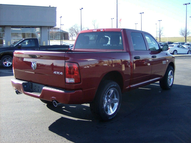 2014 RAM 1500 SE Sport Wagon 4D