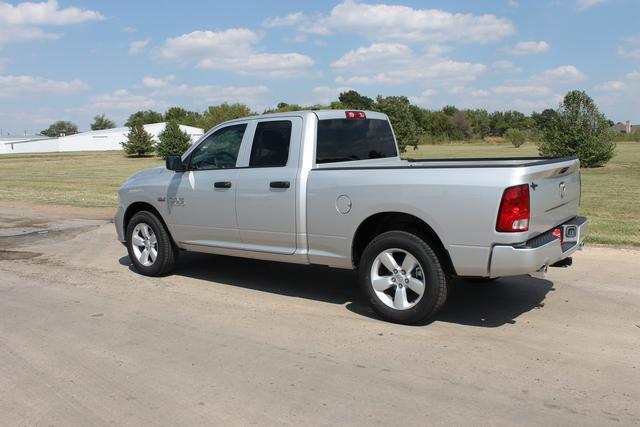 2014 RAM 1500 DUMP LIFT